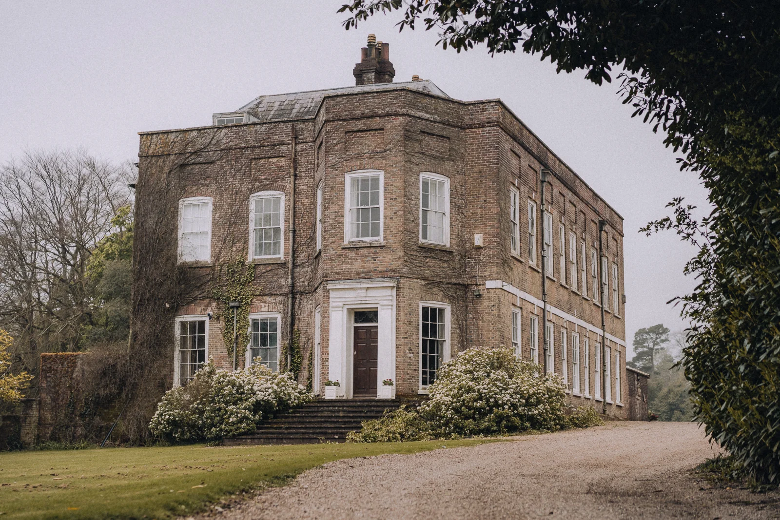 Manor house on the estate where the Unplugged Mabel cabin is located in East Sussex